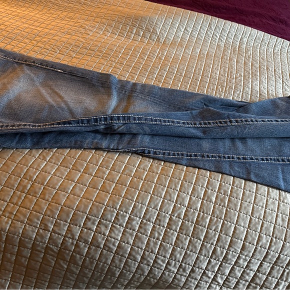 True Religion Classic Blue Jeans - Picture 9 of 9